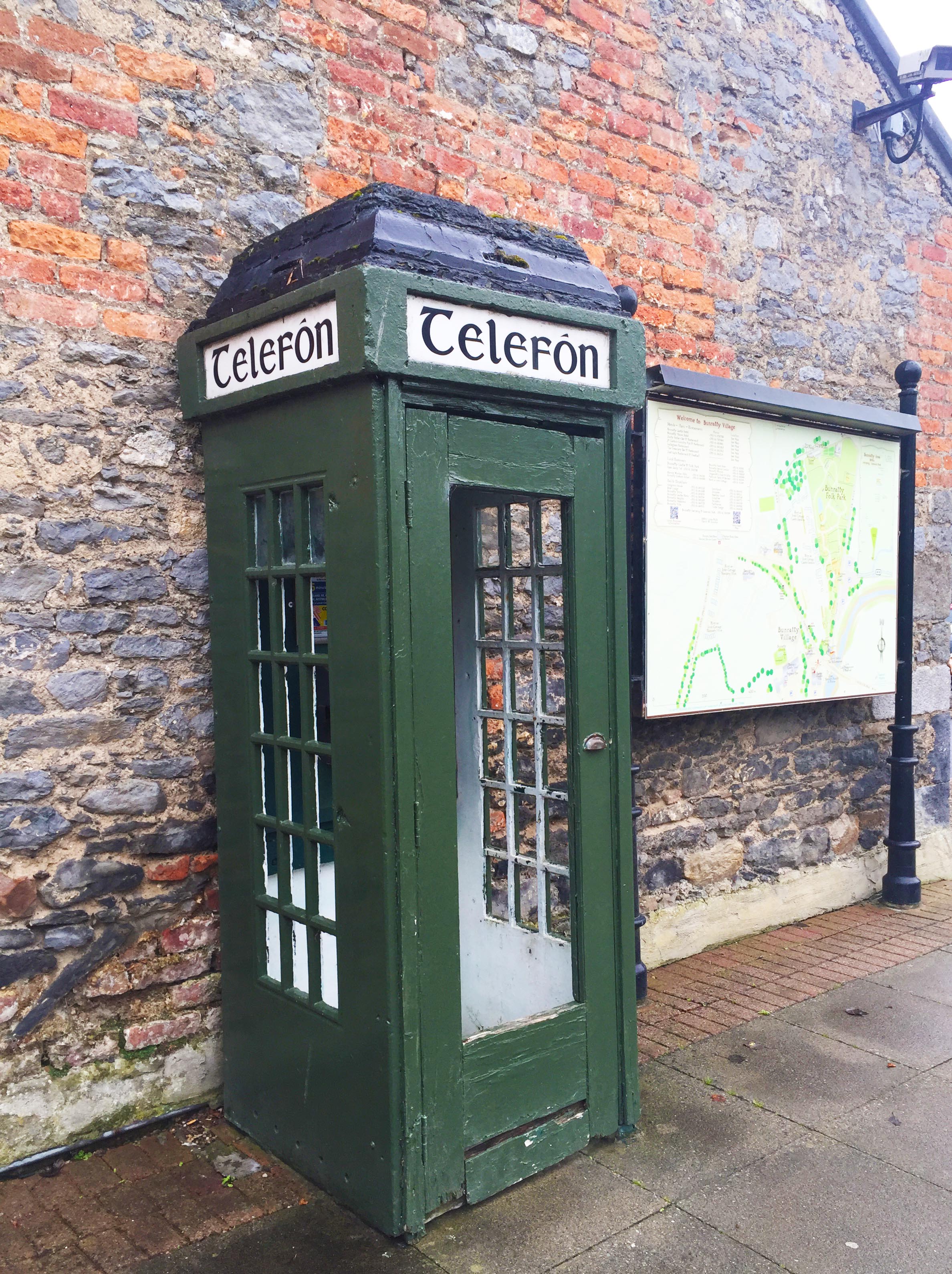 Telephone booth Foodie Loves Fitness